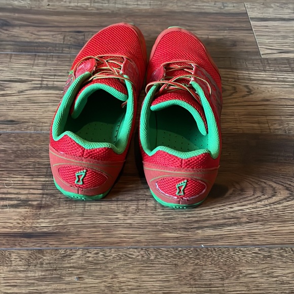 Red and green inov8 hare-xf 210 - Picture 3 of 8